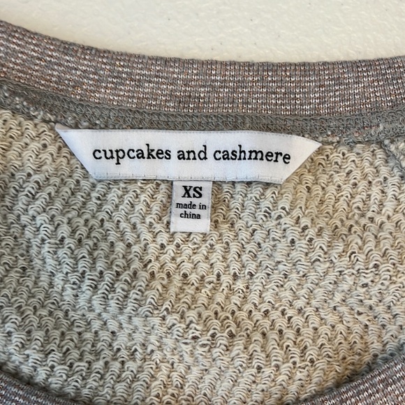 Cupcakes & Cashmere Pink Shimmer Short Sleeve Sweatshirt Sz XS - Picture 3 of 7